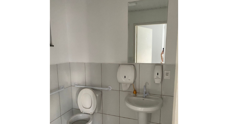 GUARAPUAVA - BARRACÃO NA AVENIDA